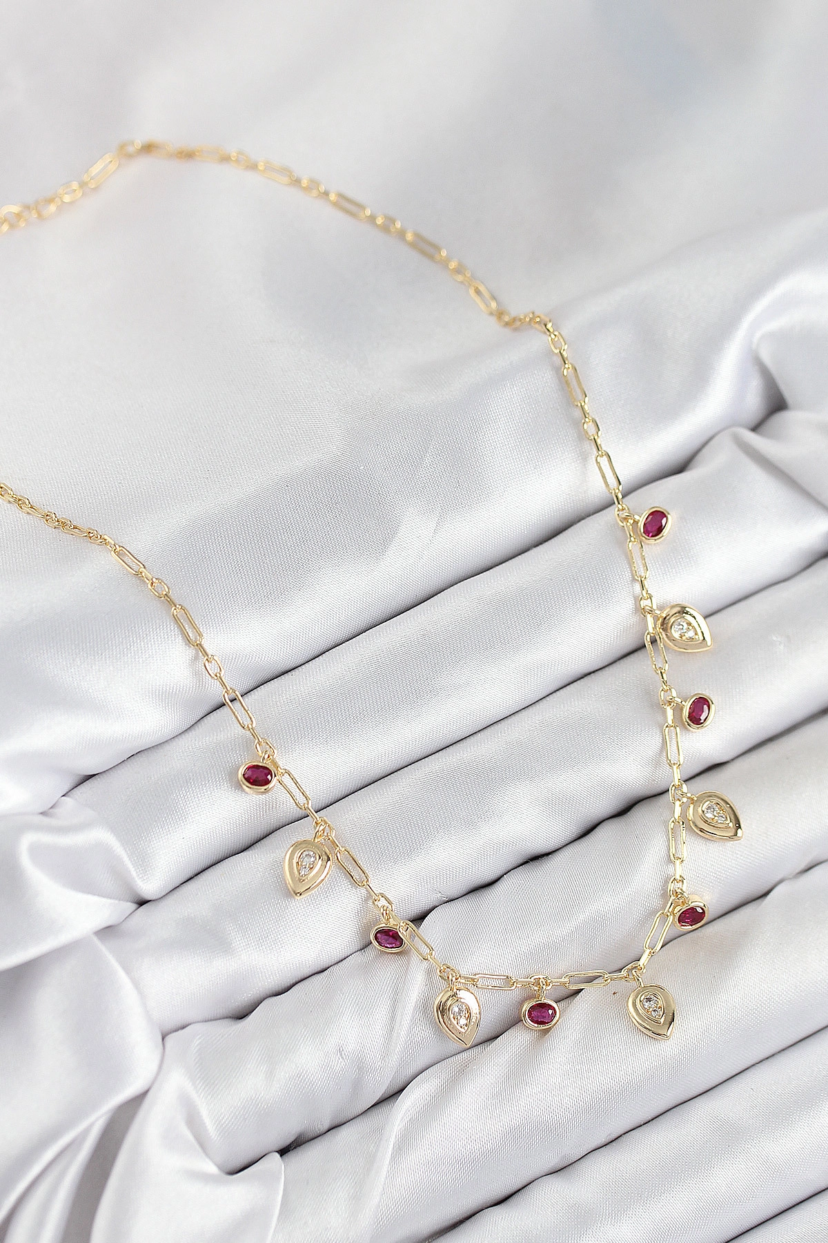 Pirinç Zirkon Taşlı Sallantılı Damla Model Gold Renk Kadın Kolye-1