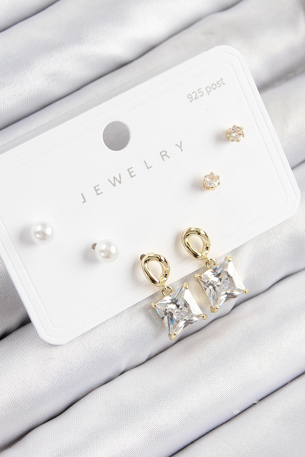 Pirinç Zirkon Taşlı Sallantılı Kare Model Gold Renk 925 Ayar Gümüş Çivi Kadın Küpe Set-0