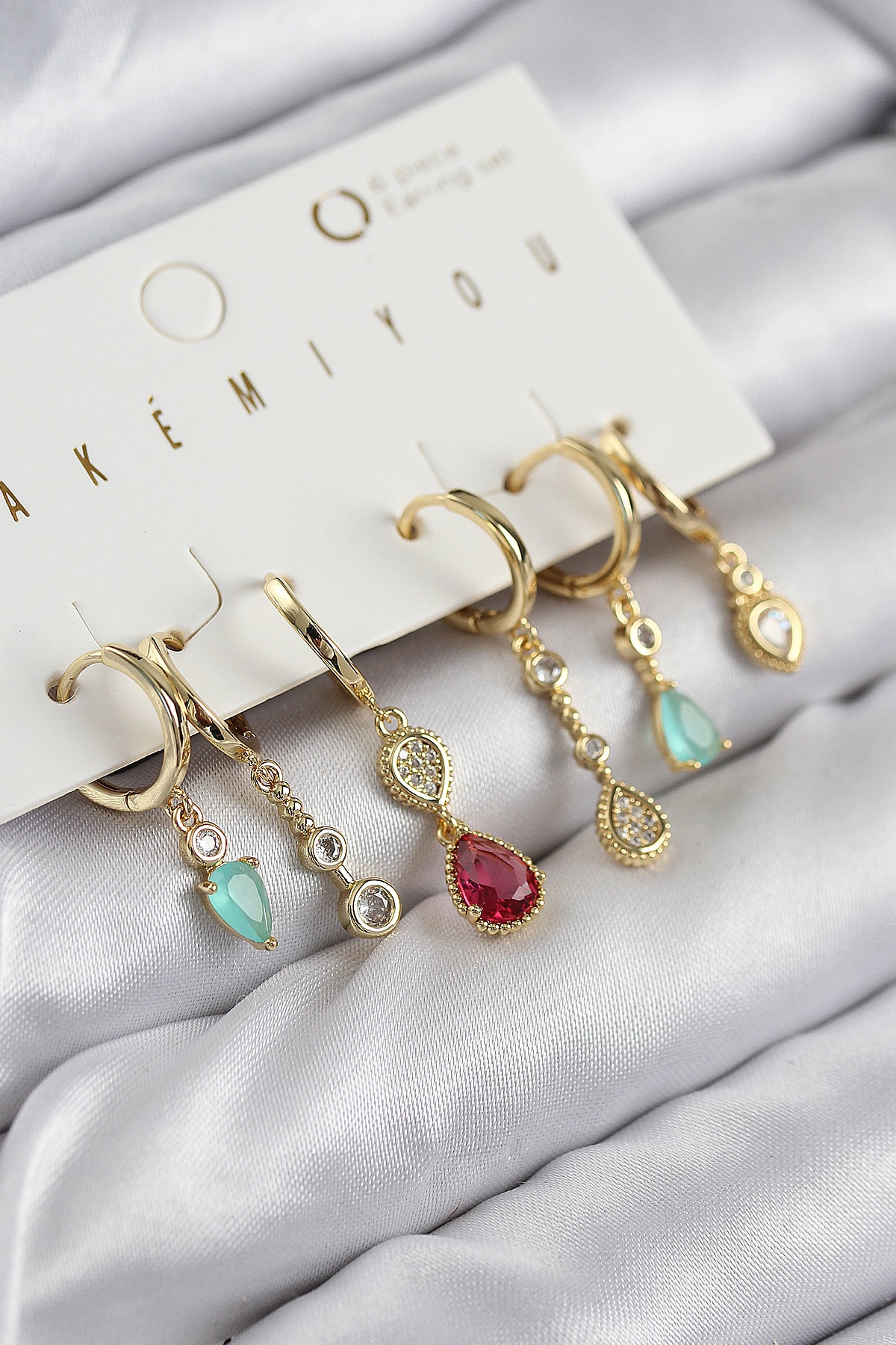 Pirinç Zirkon Taşlı Sallantılı Model Gold Renk 6'lı Küpe Set-0