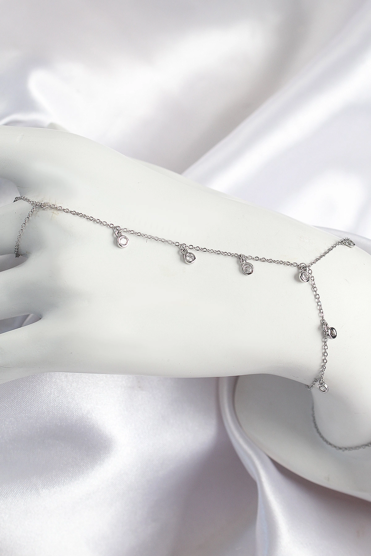 Pirinç Zirkon Taşlı Sallantılı Model Gümüş Renk Kadın Şahmeran-0