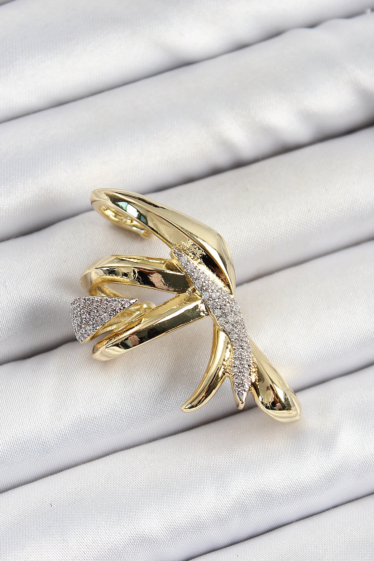 Pirinç Zirkon Taşlı Sıkıştırma Sağ Kıkırdak Gold Renk Kadın Küpe-0