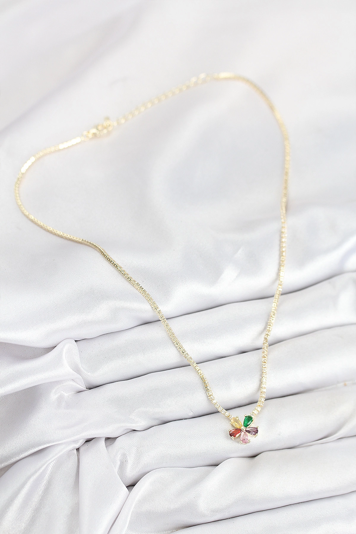 Pirinç Zirkon Taşlı Su Yolu Asorti Çiçek Model Gold Renk Kadın Kolye-1