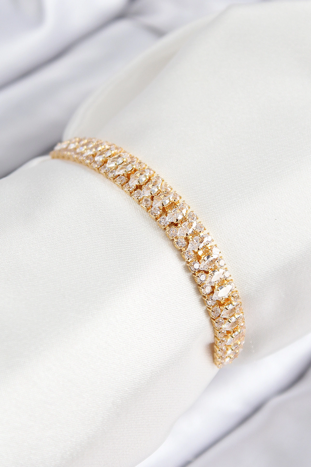 Pirinç Zirkon Taşlı Tennıs Model Gold Renk Asansörlü Kadın Bileklik-0