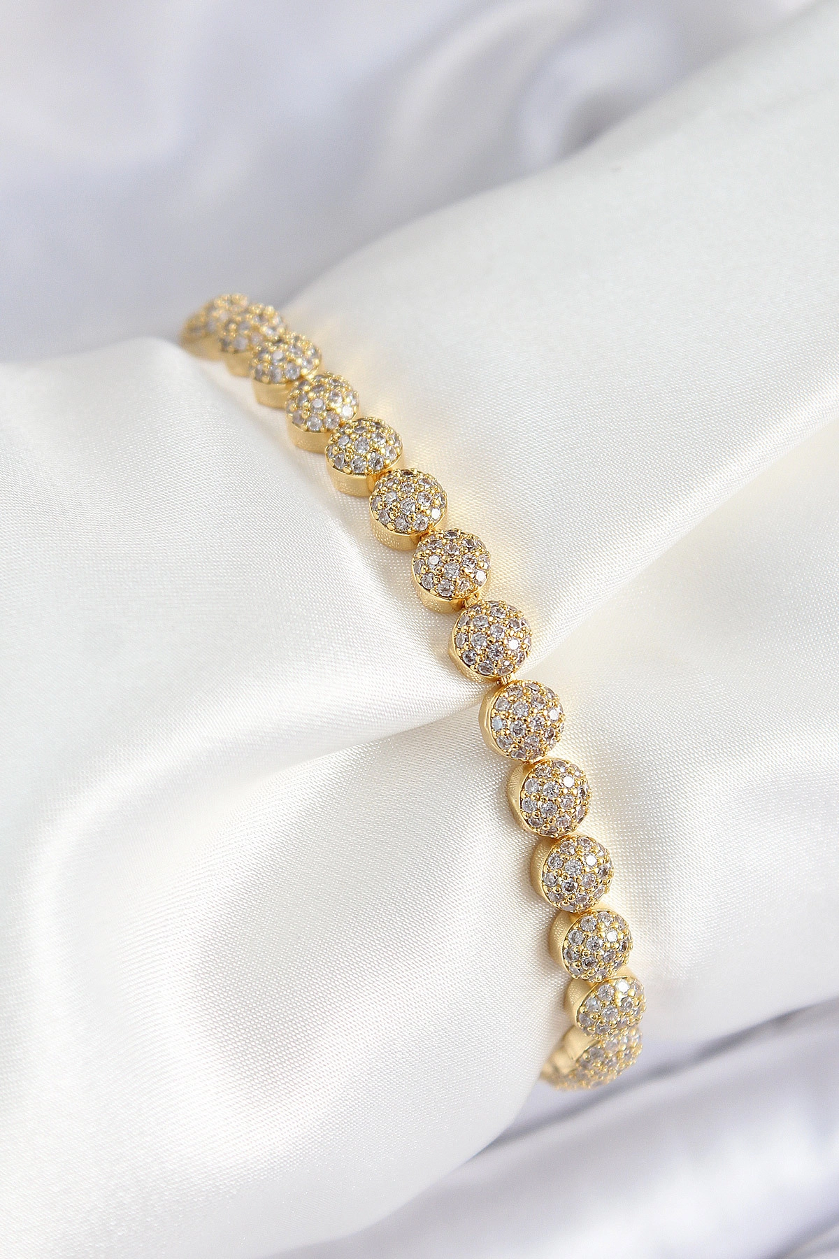 Pirinç Zirkon Taşlı Yarım Topcuk Model Gold Renk VIP Seri Kadın Bileklik-0