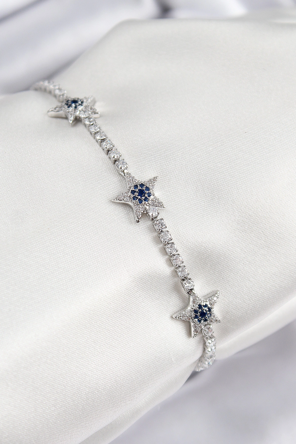 Pirinç Zirkon Taşlı Yıldız Model Gümüş Renk Kadın Bileklik-0