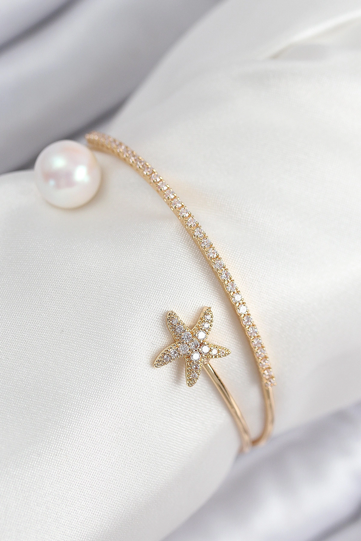 Pirinç Zirkon Taşlı Yıldız Ve İnci Model Gold Renk Kadın Bileklik-0