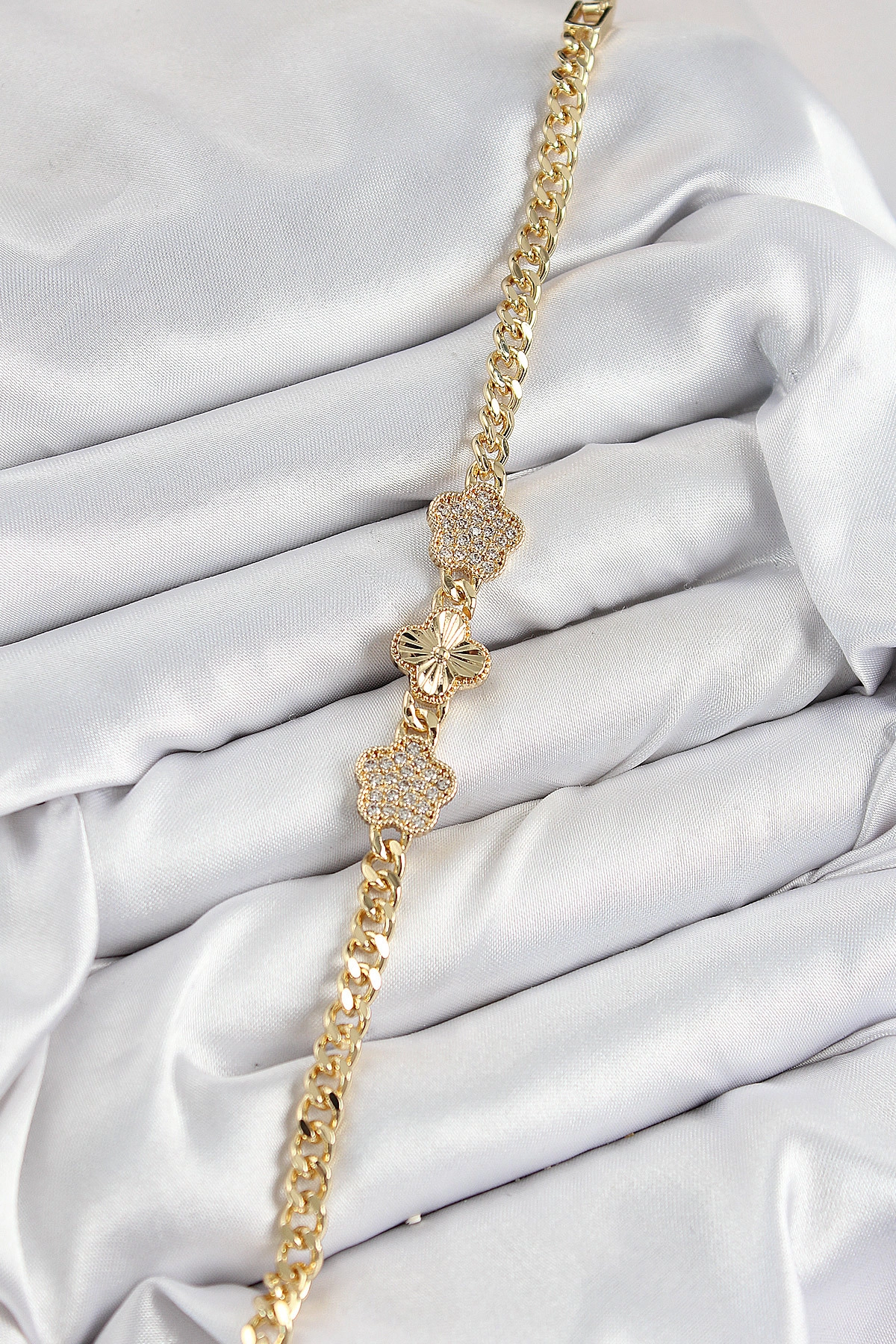 Pirinç Zirkon Taşlı Yonca Model Gold Renk Kadın Bileklik-1