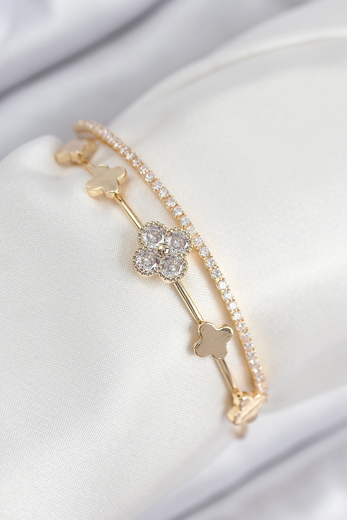 Pirinç Zirkon Taşlı Yonca Model Gold Renk Kadın Bileklik-0