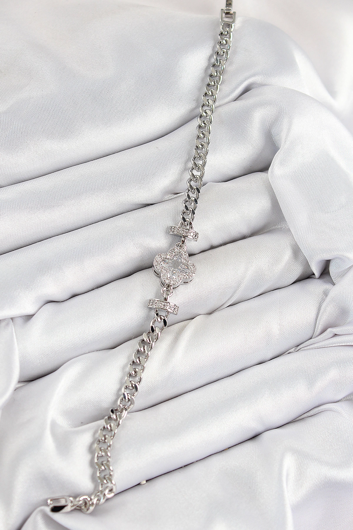 Pirinç Zirkon Taşlı Yonca Model Gümüş Renk Kadın Bileklik-1