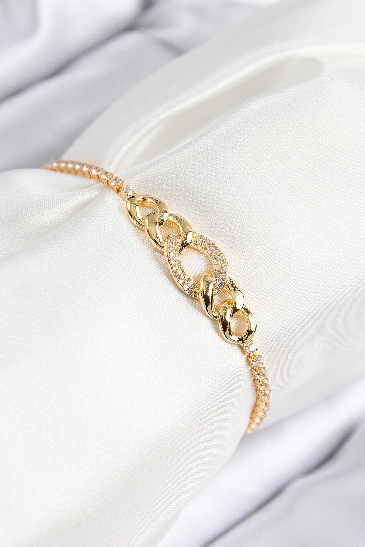 Pirinç Zirkon Taşlı Zincir Model Gold Renk Asansörlü Kadın Bileklik-0