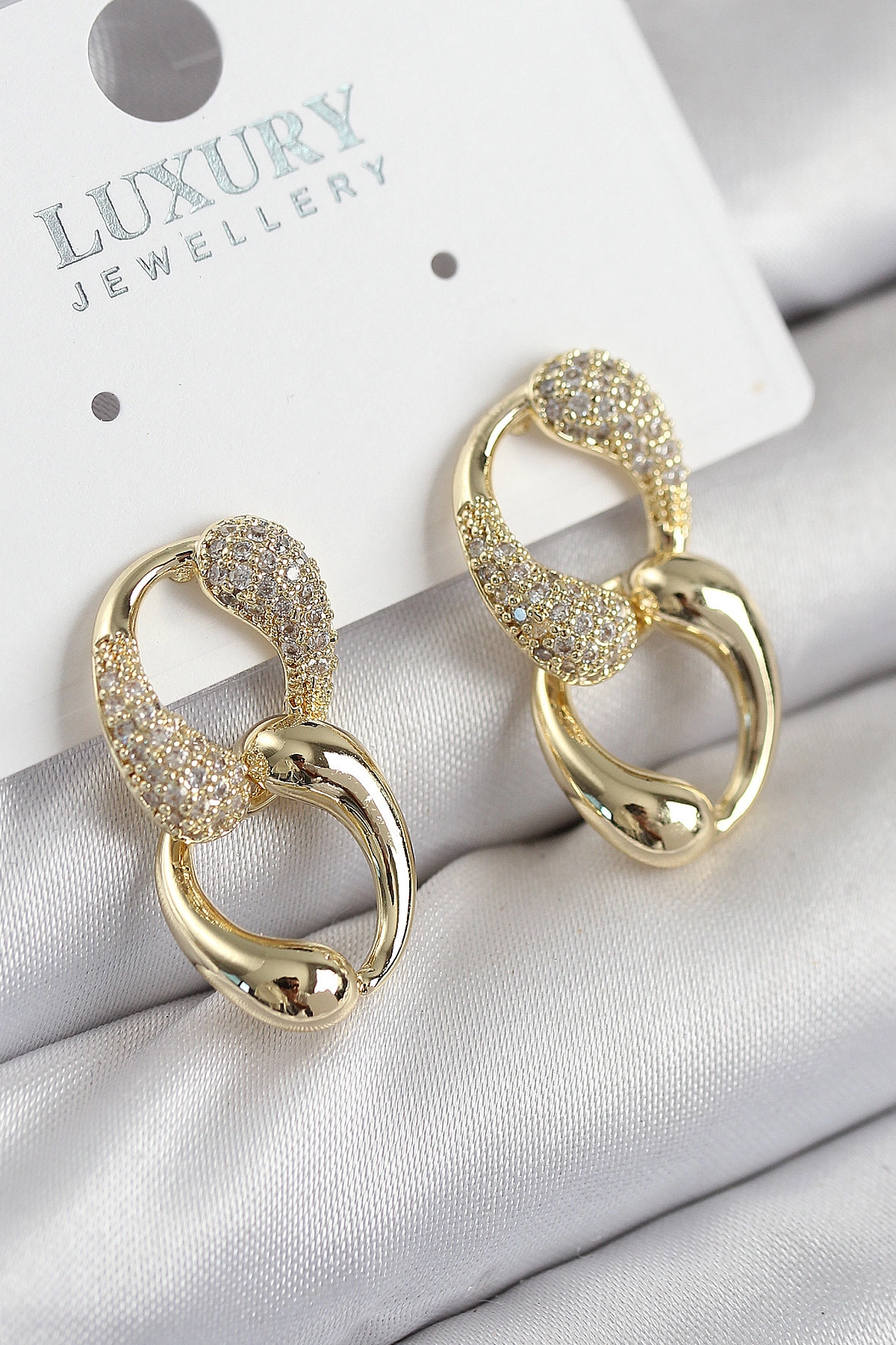 Pirinç Zirkon Taşlı Zincir Model Gold Renk Kadın Küpe-0