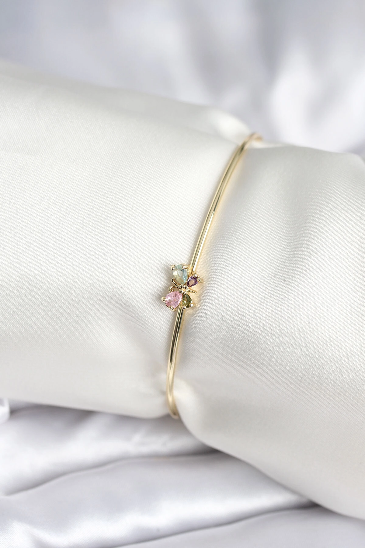 Renkli Kelebek Figür Gold Renk Pirinç Kadın Bileklik-0