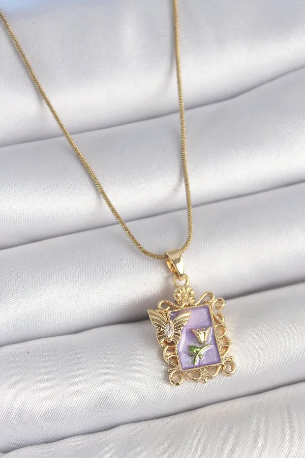 316L Çelik Gold Renk Zincir Mor Mineli Çiçek İşlemeli Zirkon Taşlı Kelebek Detay Portre Model Kadın