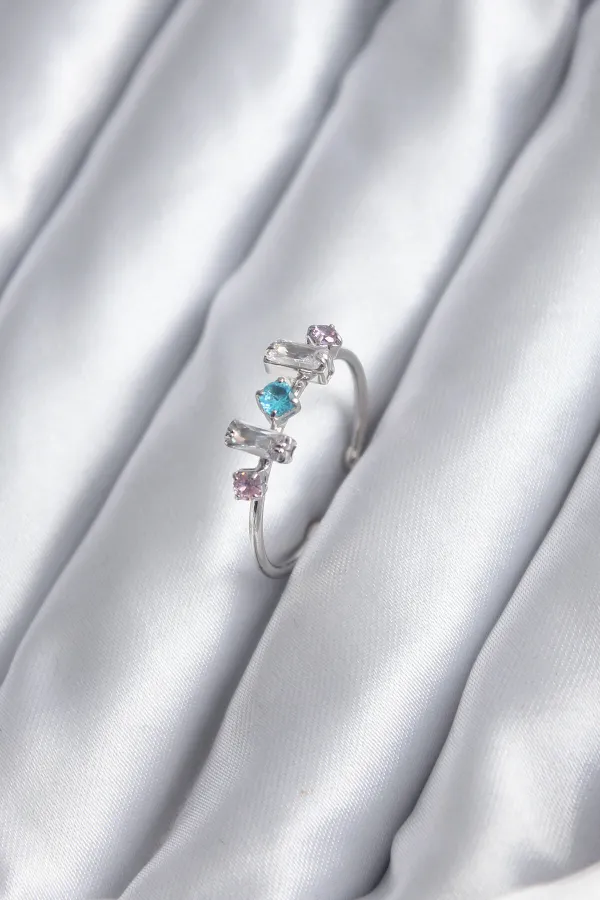 Gümüş Renk Renkli Zirkon Taşlı Kadın Yüzük