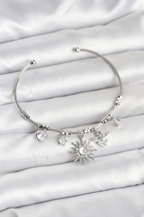 Güneş Charmlı Gümüş Renk Pirinç Kadın Bileklik