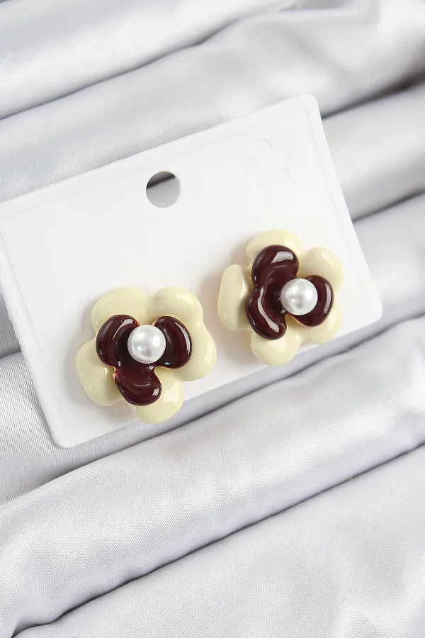 İnci Detaylı Krem Kahverengi Renk Papatya Model Kadın Küpe