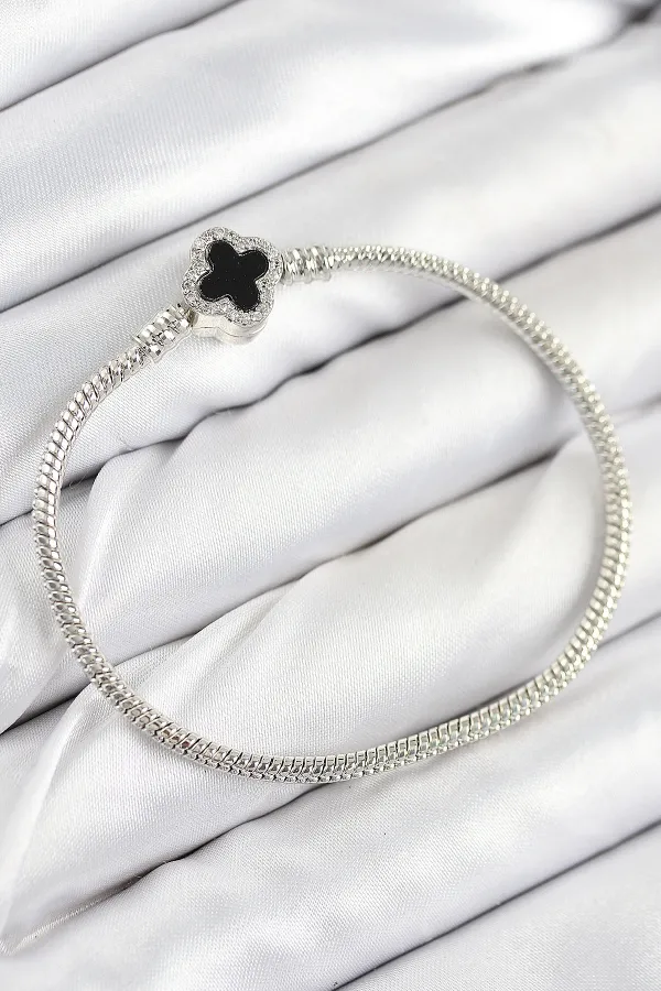 Pirinç Charm Zirkon Taşlı Yonca Model Gümüş Renk Kadın Bileklik