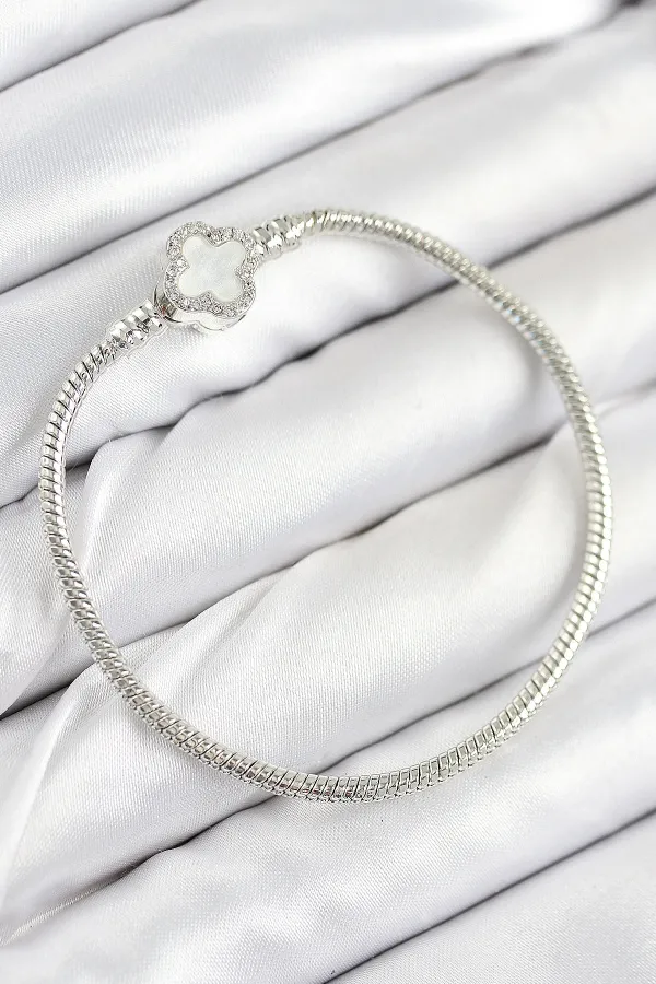 Pirinç Charm Zirkon Taşlı Yonca Model Gümüş Renk Kadın Bileklik