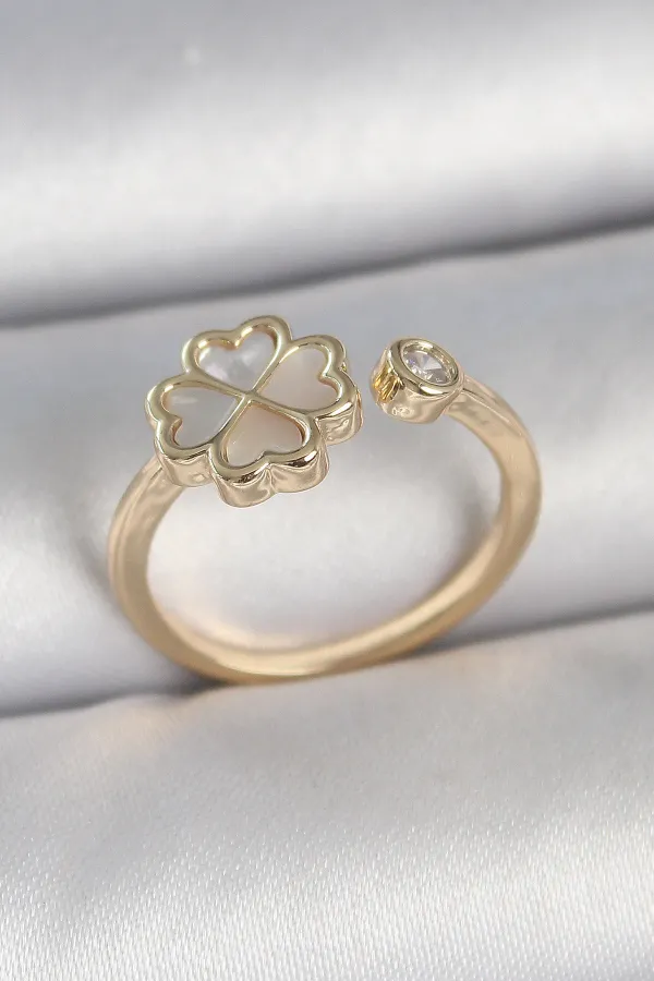 Pirinç Gold Renk Beyaz Mineli Yonca Model Zirkon Taş Detay Ayarlanabilir Kadın Yüzük