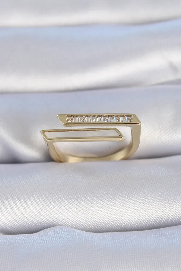 Pirinç Gold Renk Zirkon Taşlı Beyaz Detay Kadın Yüzük