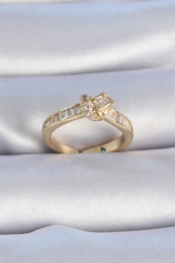 Pirinç Gold Renk Zirkon Taşlı Düğüm Model Kadın Yüzük
