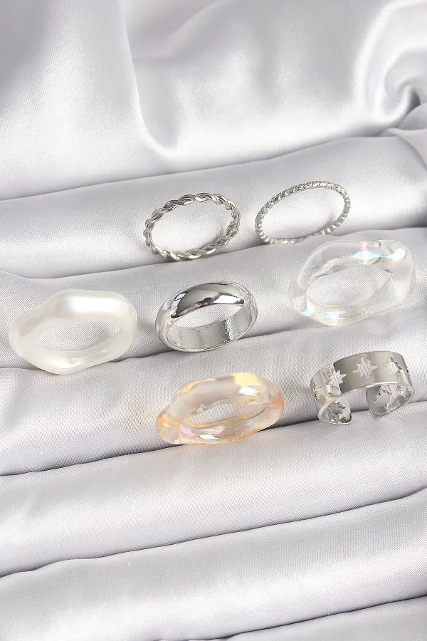 Pirinç Gümüş Renk Beyaz Akrilik Plastik Model Kutup Yıldız İşleme Detaylı Kadın Yüzük Seti