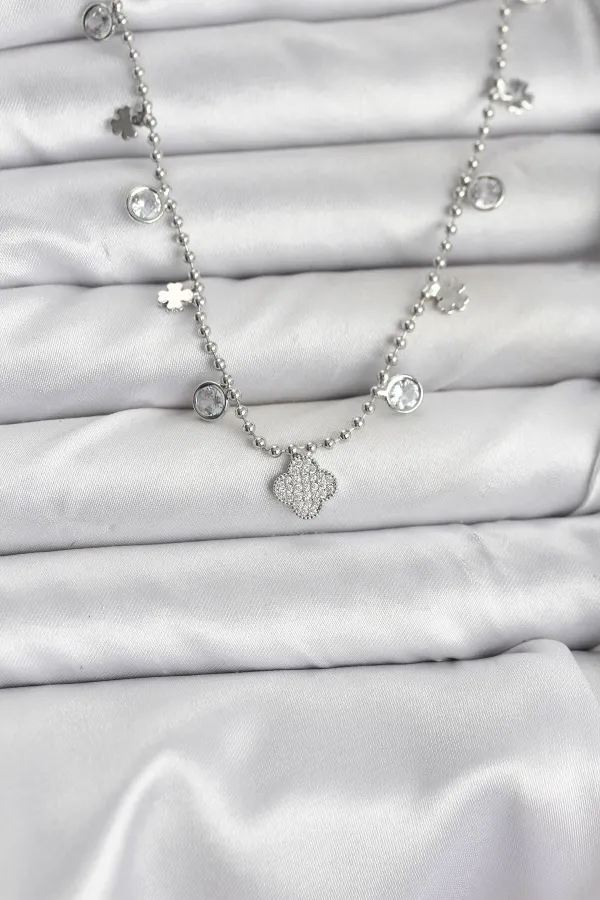 Pirinç Gümüş Renk Yonca Model Kadın Kolye