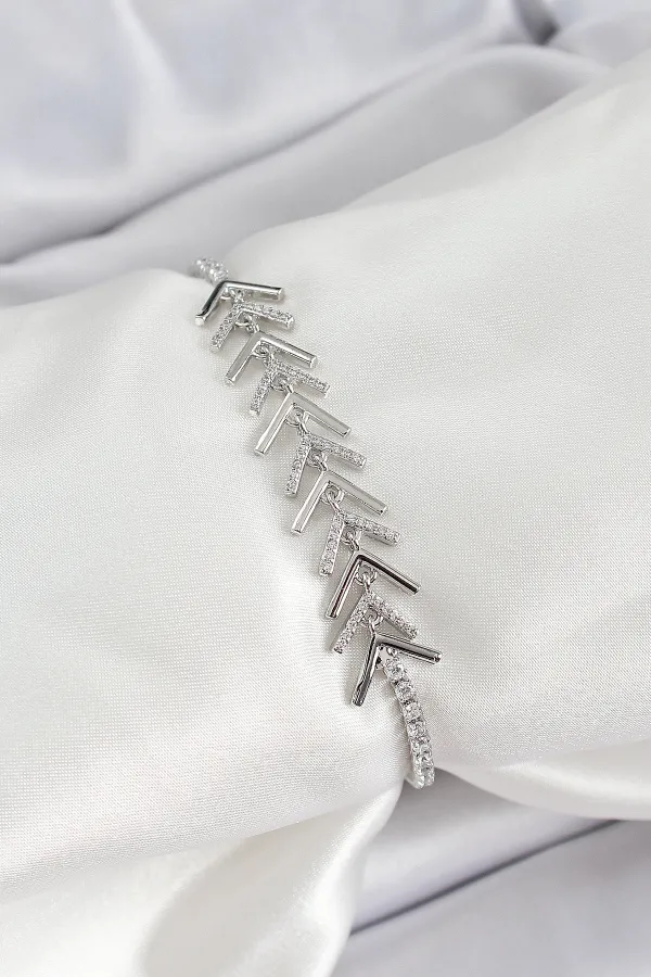 Pirinç Gümüş Renk Zirkon Taşlı Balık Sırtı Kadın Bileklik