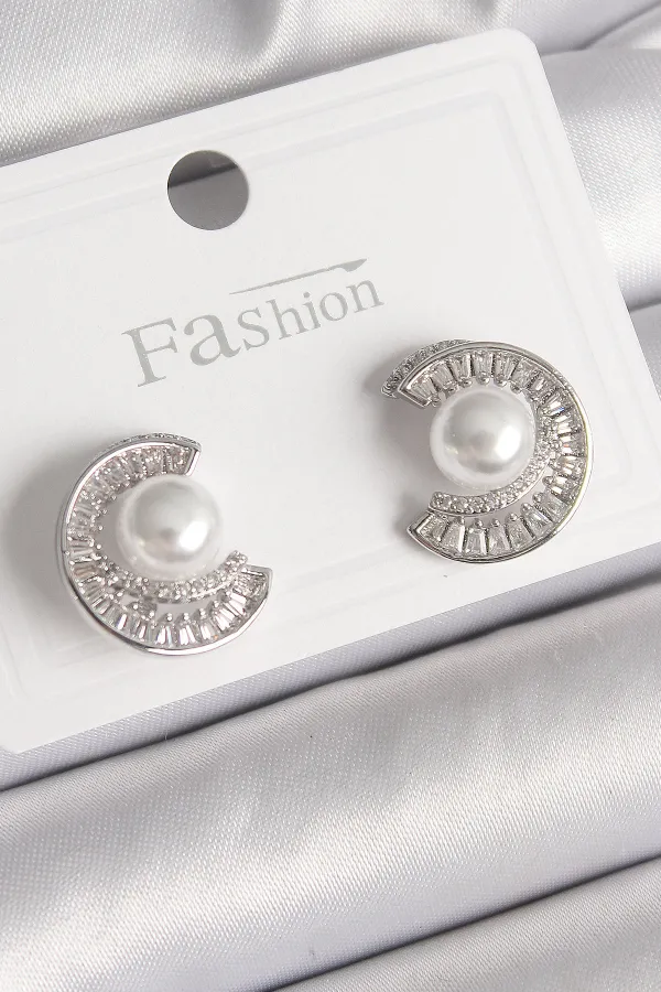 Pirinç Gümüş Renk Zirkon Taşlı Salyangoz Model İnci Detay Kadın Küpe