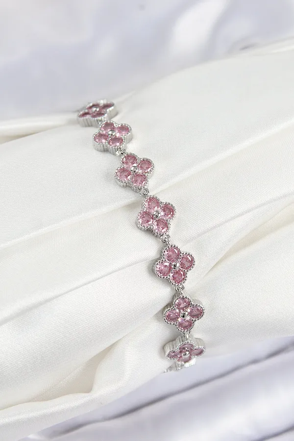 Pirinç Pembe Zirkon Taşlı Yonca Model Gümüş Renk VIP Seri Kadın Bileklik