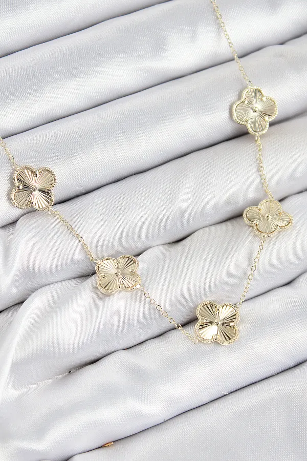 Pirinç VIP Yonca Model Gold Renk Kadın Kolye