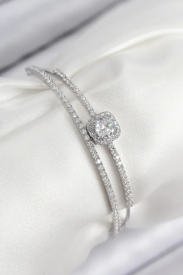 Pirinç Zirkon Taşlı Baget Model Gümüş Renk Kadın Bileklik