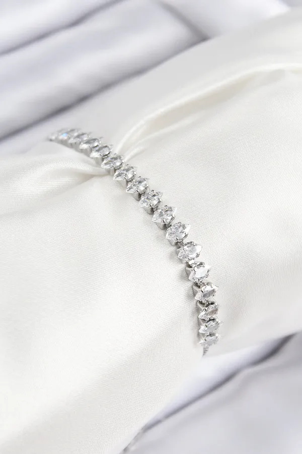 Pirinç Zirkon Taşlı Damla Model Gümüş Renk Asansörlü Kadın Bileklik