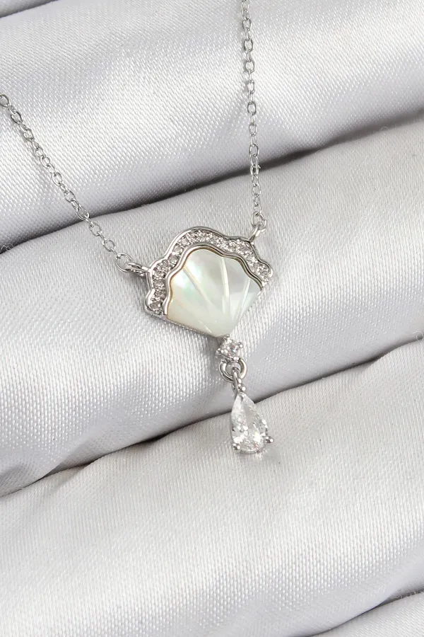 Pirinç Zirkon Taşlı İstiridye Model Gümüş Renk Kadın Kolye