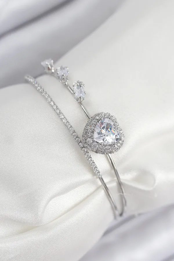 Pirinç Zirkon Taşlı Kalp Model Gümüş Renk Kadın Bileklik