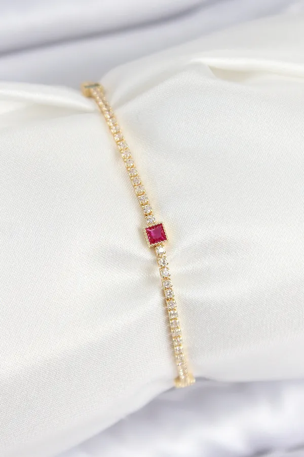 Pirinç Zirkon Taşlı Kare Model Gold Renk Kadın Bilekilk