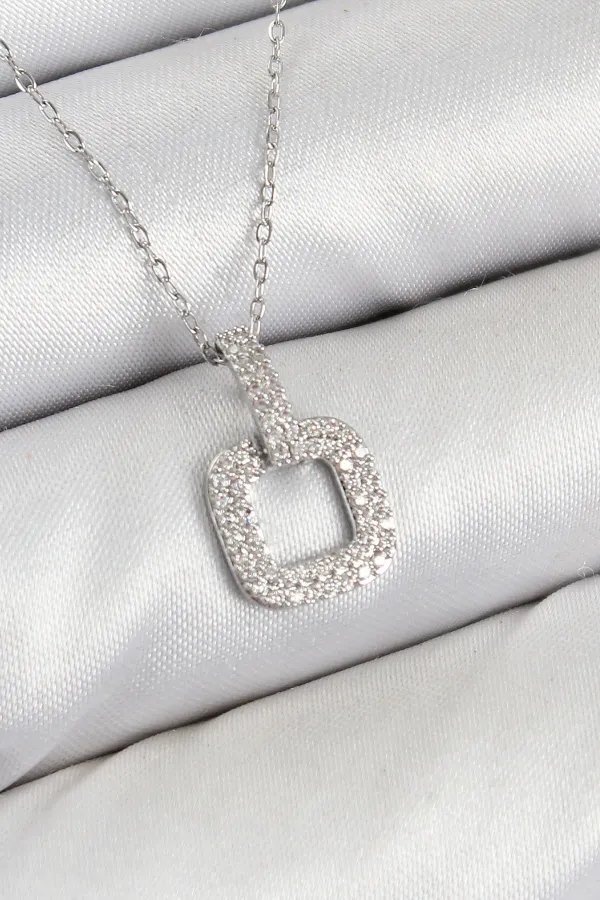 Pirinç Zirkon Taşlı Kare Model Gümüş Renk Kadın Kolye