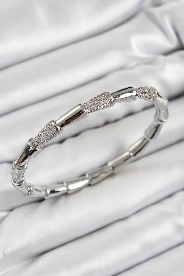 Pirinç Zirkon Taşlı Kemik Model Gümüş Renk Vip Kadın Bileklik