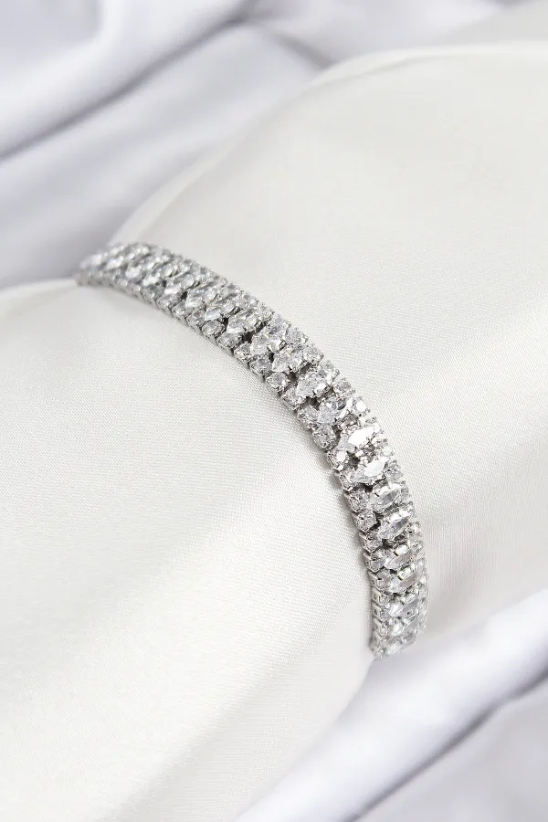 Pirinç Zirkon Taşlı Tennıs Model Gümüş Renk Asansörlü Kadın Bileklik