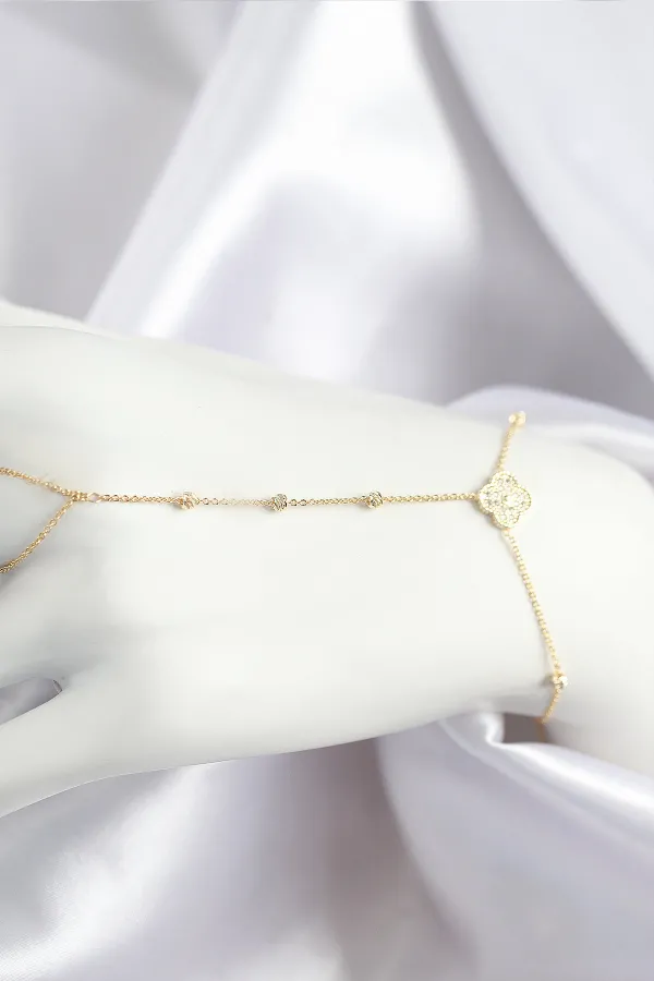 Pirinç Zirkon Taşlı Yonca Model Gold Renk Şahmeran