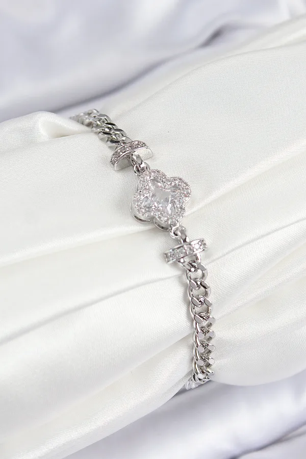 Pirinç Zirkon Taşlı Yonca Model Gümüş Renk Kadın Bileklik