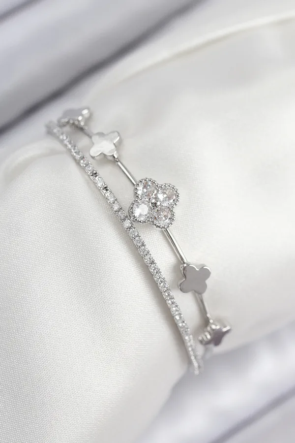 Pirinç Zirkon Taşlı Yonca Model Gümüş Renk Kadın Bileklik