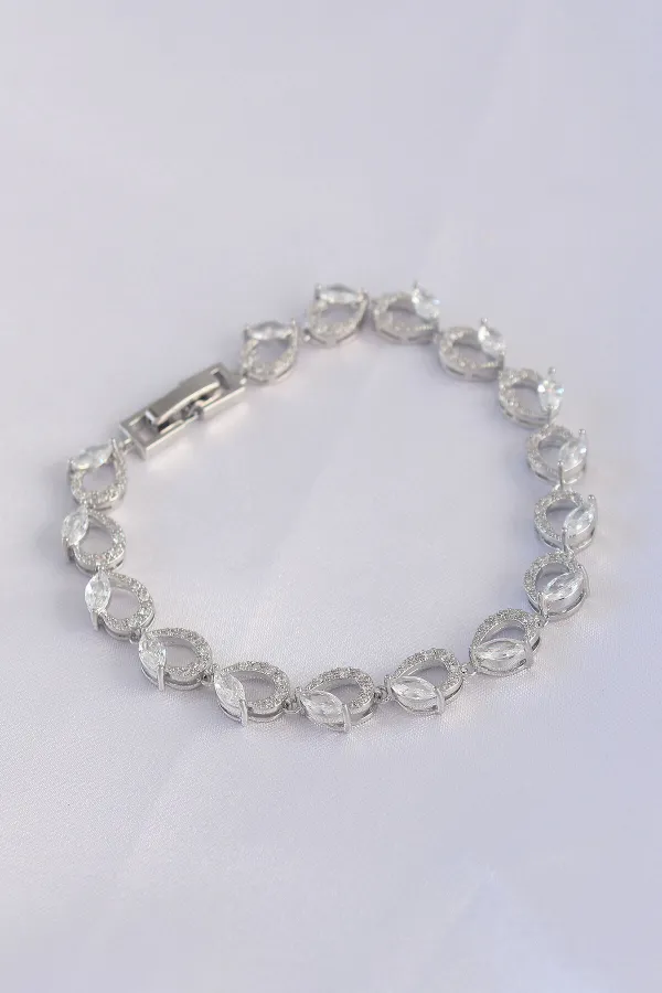 Vip Seri Pirinç Zirkon Taşlı Gümüş Renk Arpa Model Bileklik