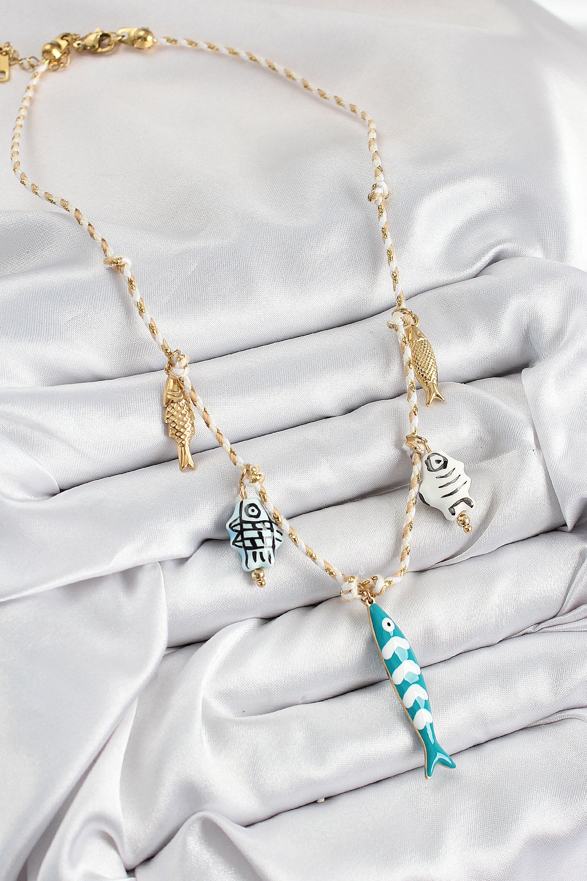Seramik Motifli Balık Figürlü Model Krem İp Kadın Kolye-1