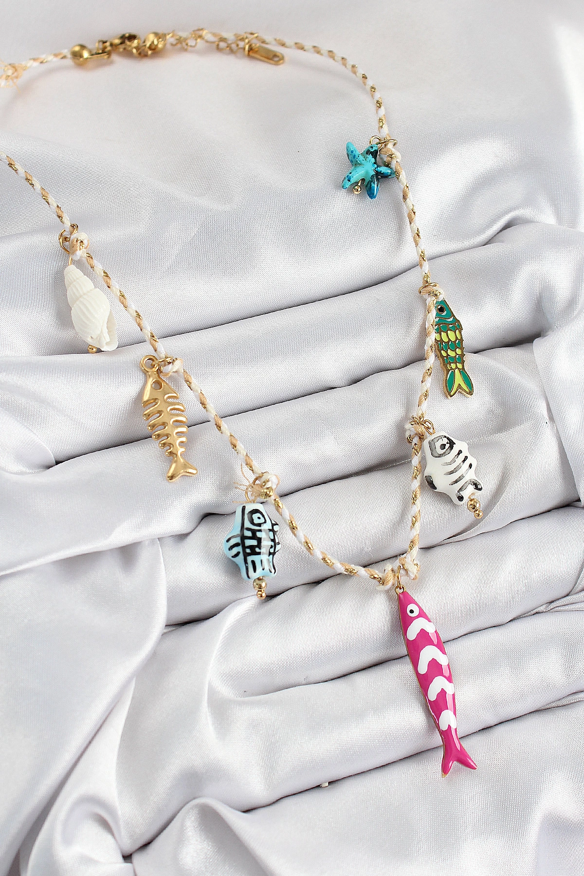 Seramik Motifli Pembe Balık Figürlü Model Krem İp Kadın Kolye-1