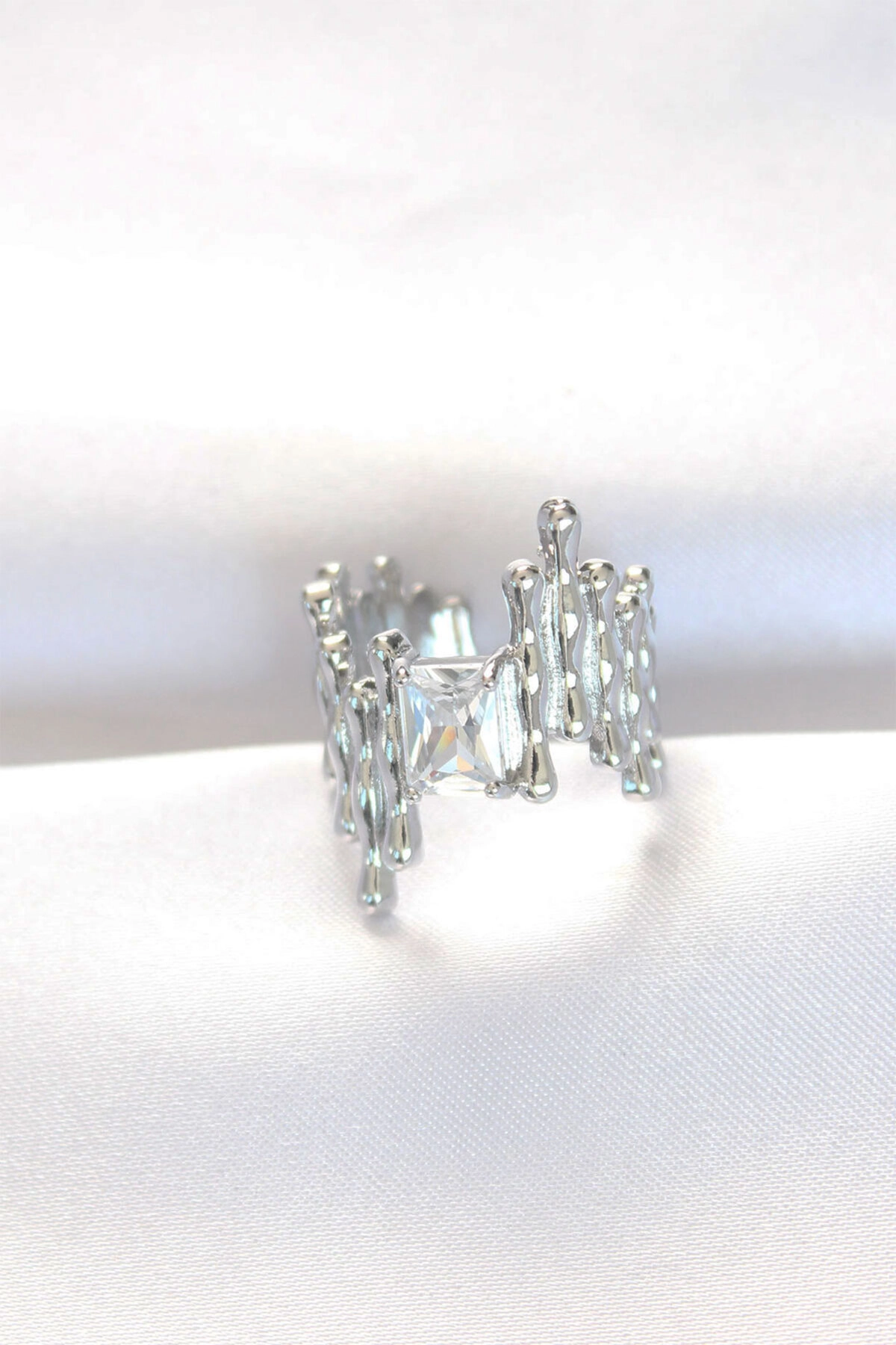 Silver Renk Tırtıklı Kalın Baget Taş Tasarım Ayarlanabilir Yüzük-0