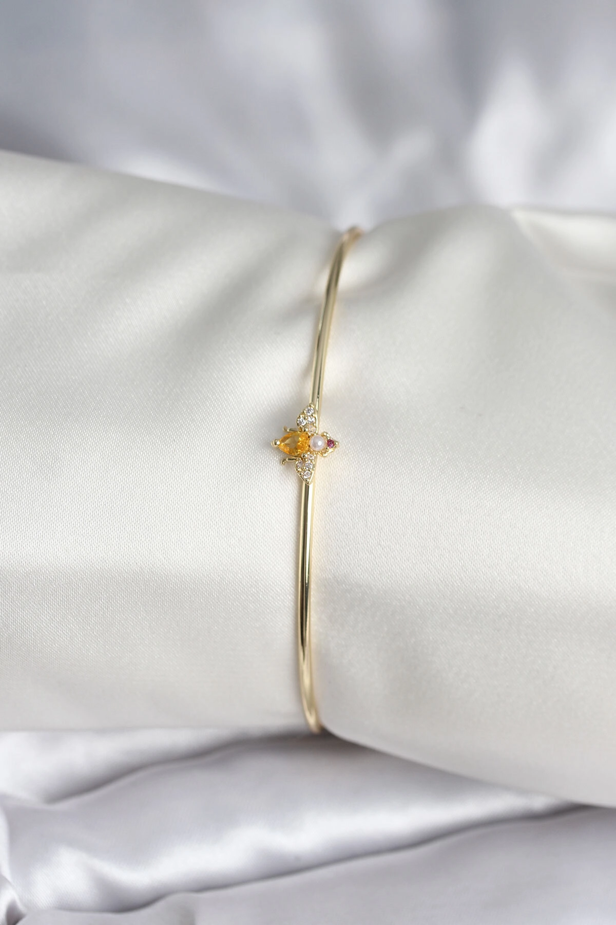 Sinek Figürlü Gold Renk Pirinç Kadın Bileklik-0