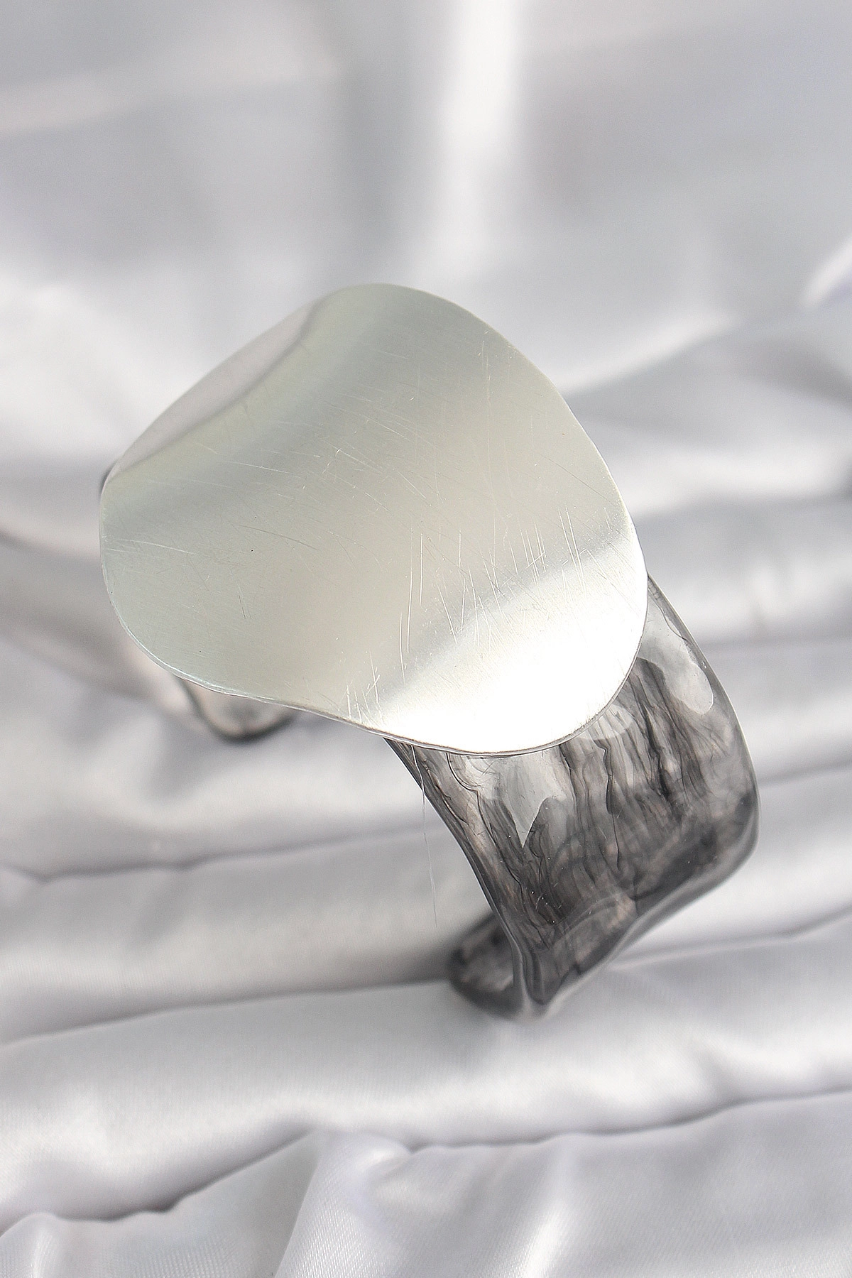 Siyah Mermer Desen Akrilik Pilastik Gümüş Plaka Model Vintage Kadın Bilezik-0