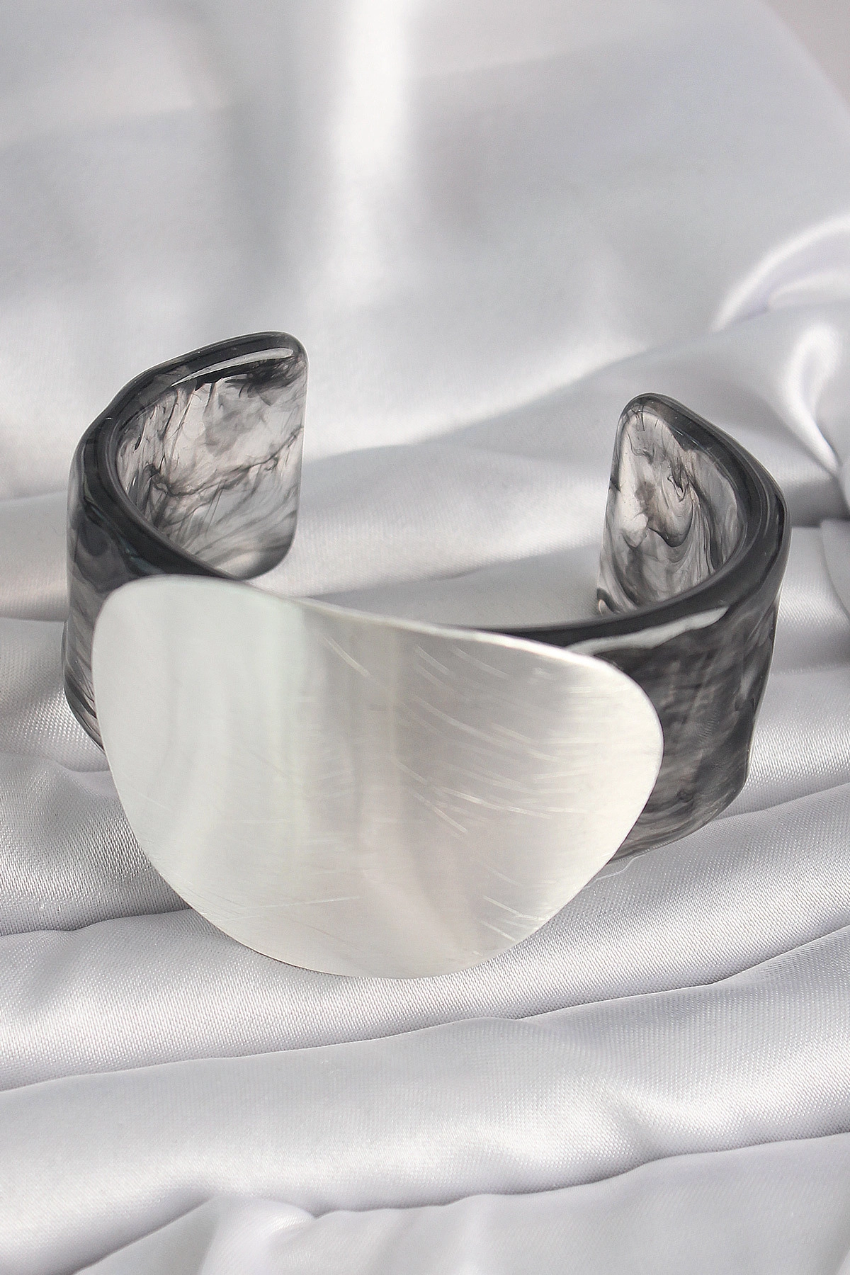 Siyah Mermer Desen Akrilik Pilastik Gümüş Plaka Model Vintage Kadın Bilezik-1