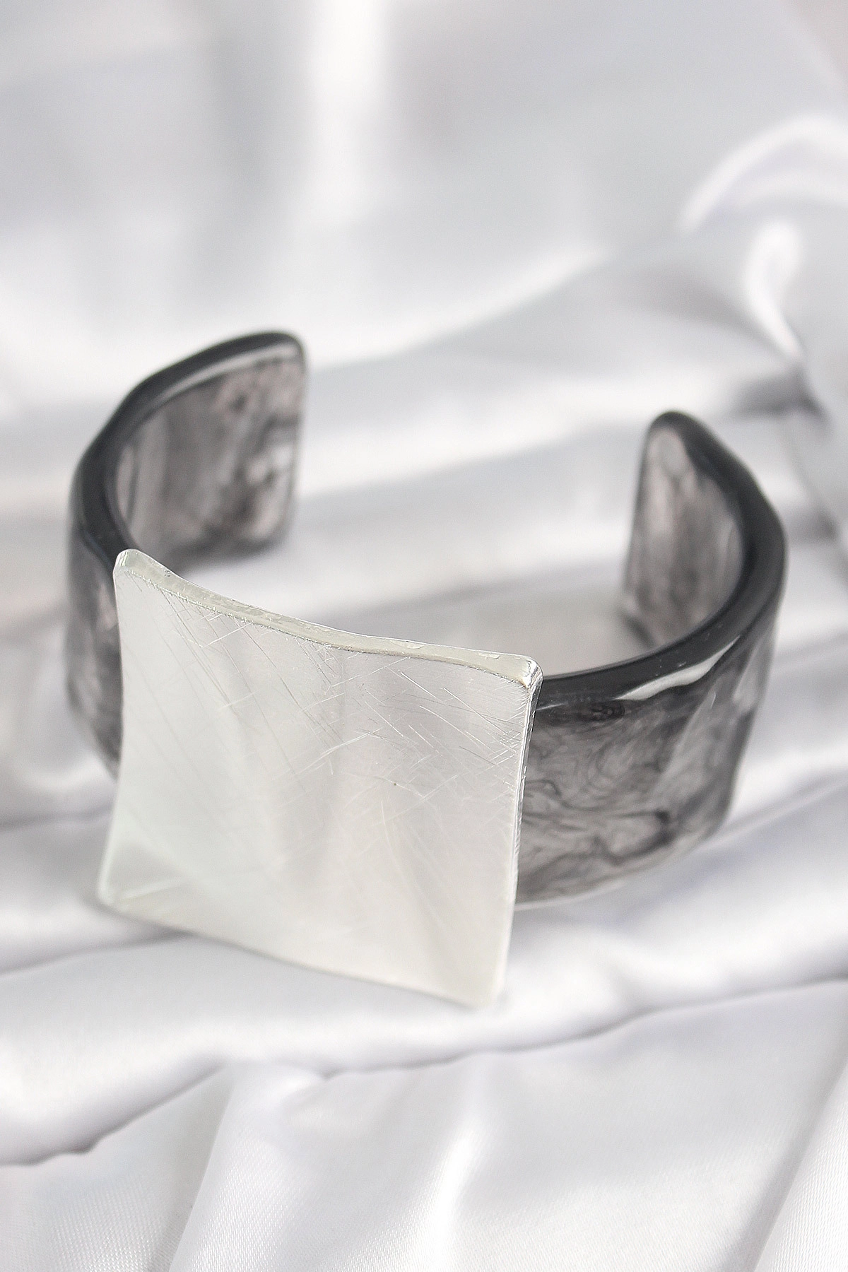 Siyah Mermer Desen Akrilik Plastik Gümüş Kare Plaka Model Vintage Kadın Bilezik-1